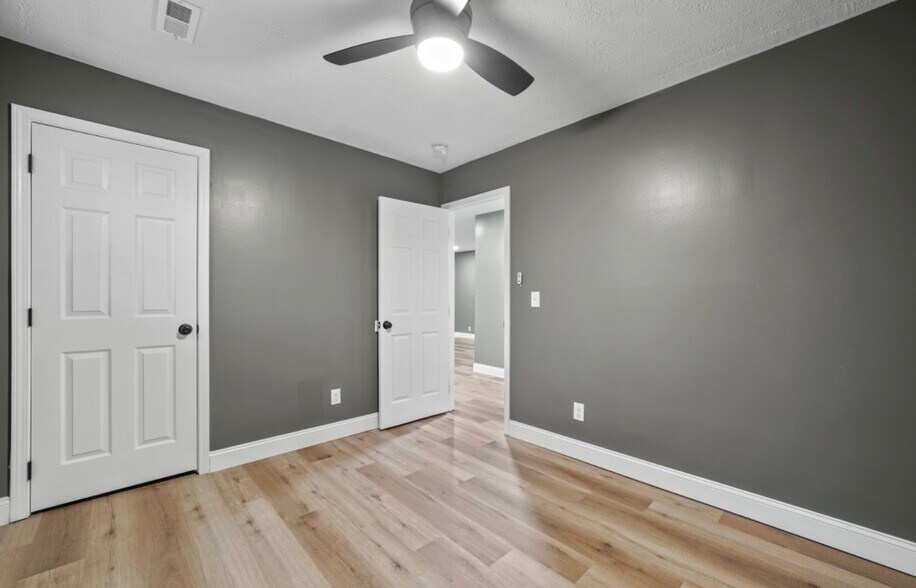 Building Photo - 680 Roddy Dr