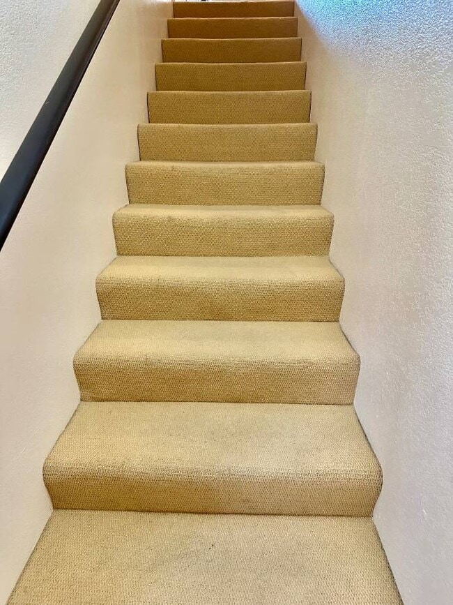 Building Photo - 127 E Hersey St