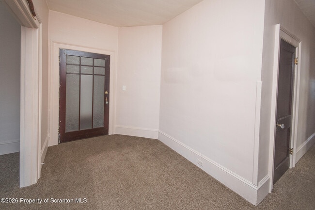 Building Photo - 1827-1829 Main St