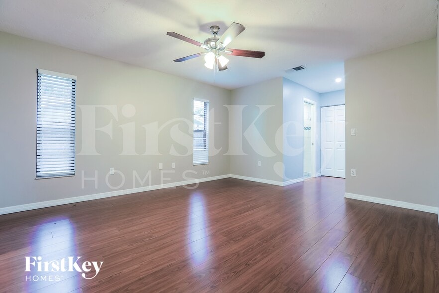 Building Photo - 8340 Brandeis Cir W