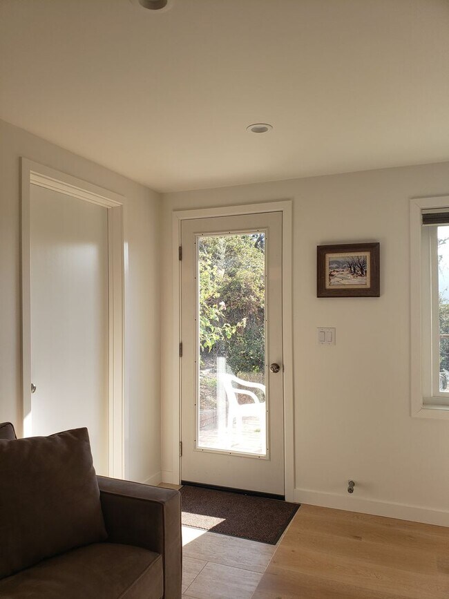 Building Photo - Hatton Fields Retreat with Guest Suite and...