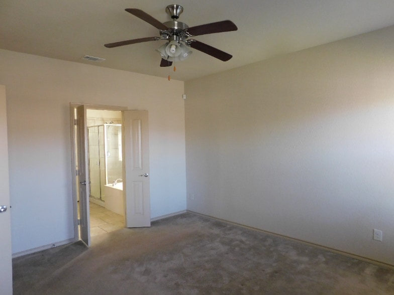 Building Photo - 5001 Prestwick Dr