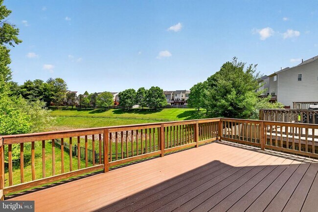 Building Photo - 1034 Meandering Way