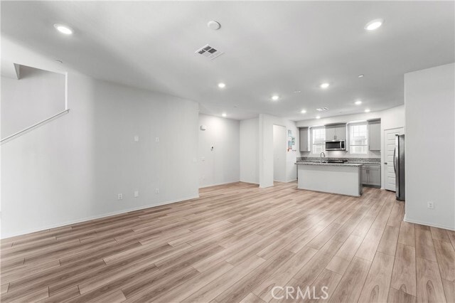 Building Photo - 40727 Melrose Dr