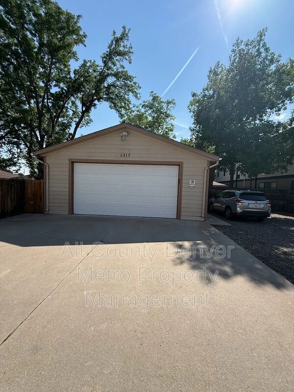 Building Photo - 1317 Zenobia St