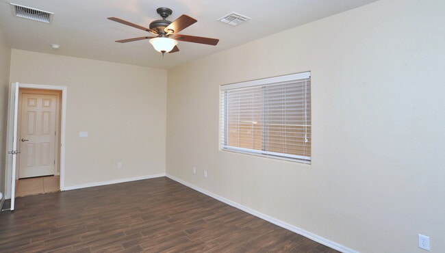 Building Photo - 4 Bedroom, 2.5 Bathroom in Oro Valley