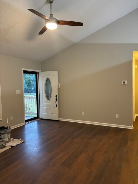 Building Photo - 116 Patricia Dr