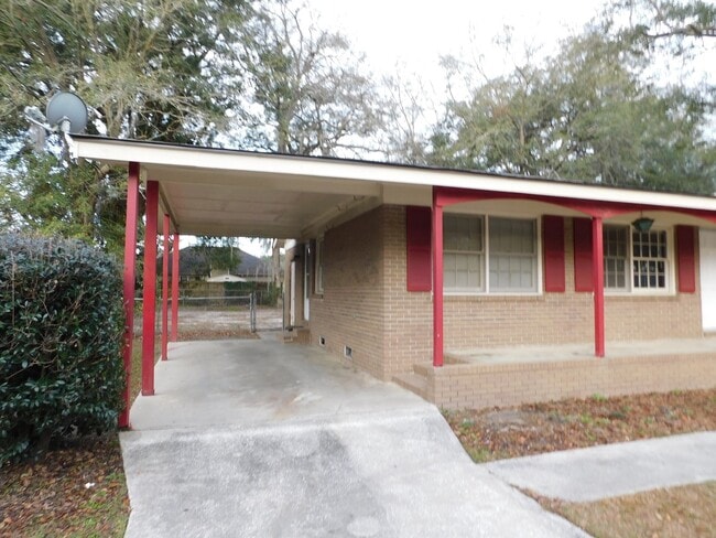 Building Photo - 3 Bedroom Home in Valdosta