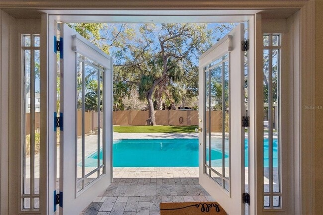 Building Photo - 344 21st Ave NE