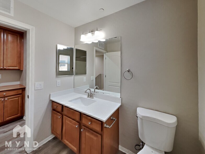 Building Photo - 7608 Tiffany Lamp Ct
