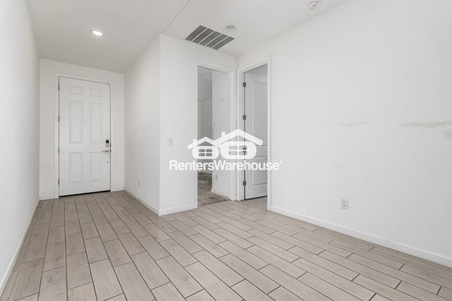 Building Photo - 6824 W Vly Vw Dr