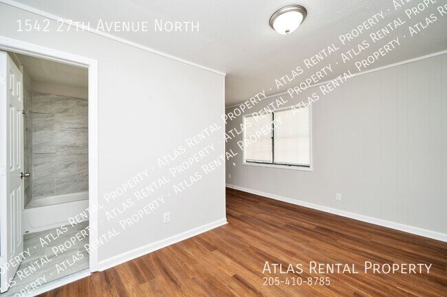 Building Photo - 1542 27th Ave N