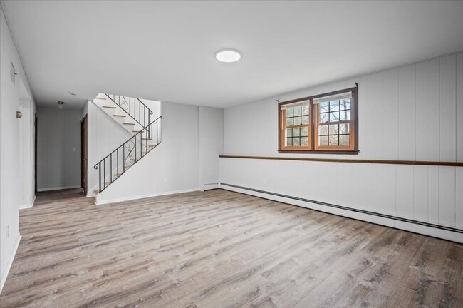 Building Photo - Croton On Hudon 4-Bedroom 2.5-Bathroom Home