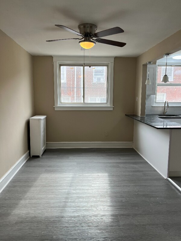 Building Photo - 1446 Lardner St