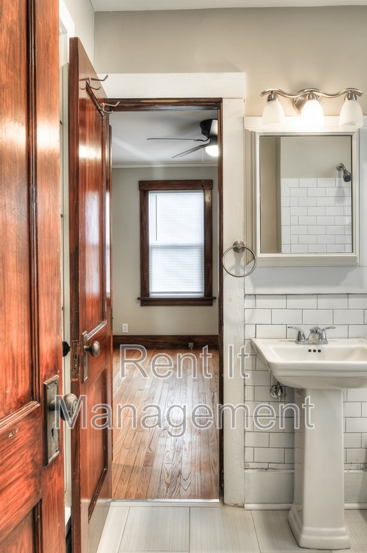 Building Photo - 1220 S 55th St