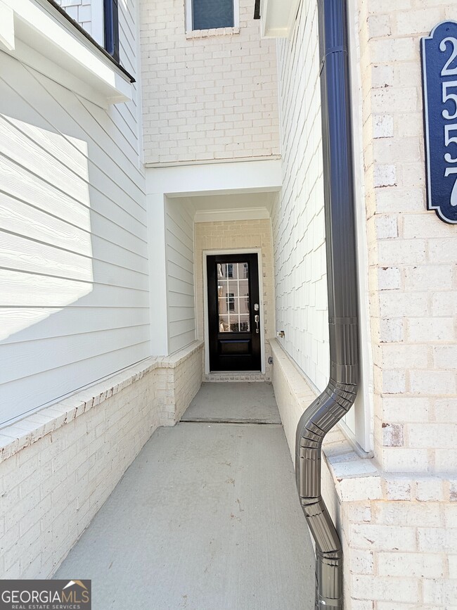 Building Photo - 2557 Adventure Way