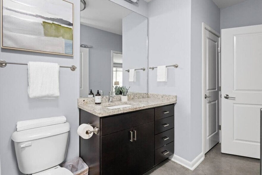 Building Photo - 421 E Market St