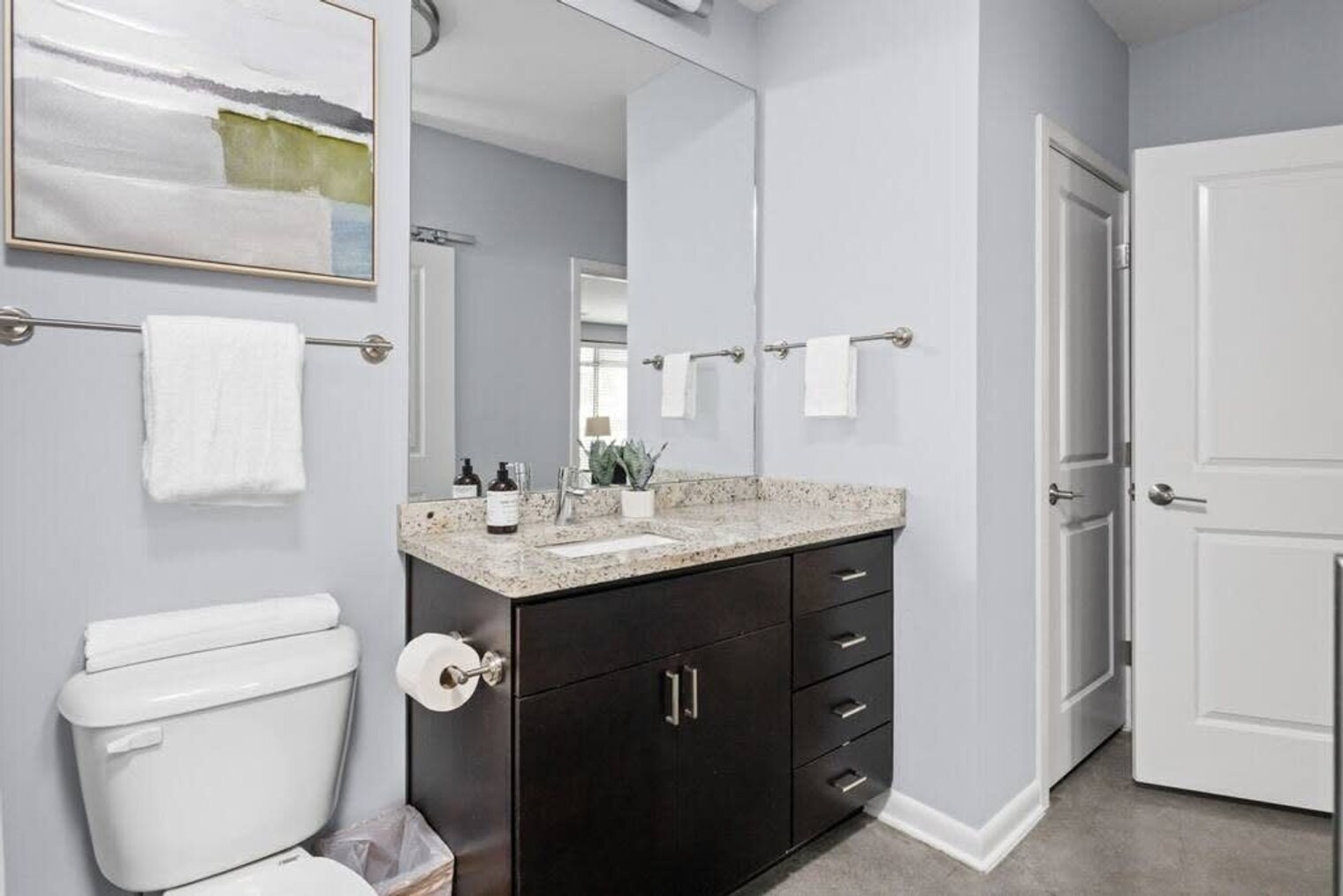 Building Photo - 421 E Market St