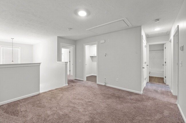 Building Photo - 597 Vinings Dr