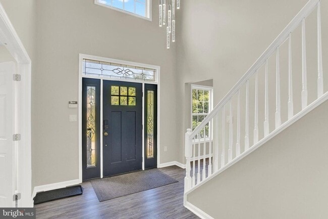 Building Photo - Spacious 4BR House in Lewisberry