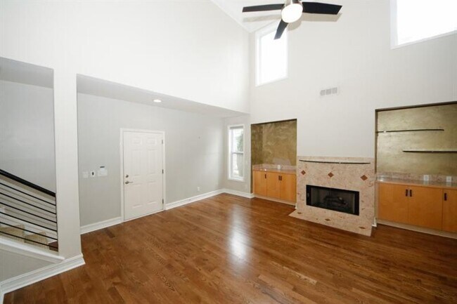 Building Photo - 1354 Brookhaven Village Cir NE