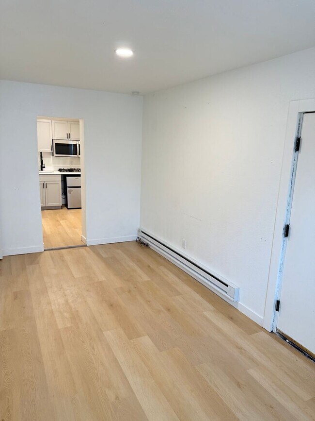Building Photo - 2422 W Vermijo Ave