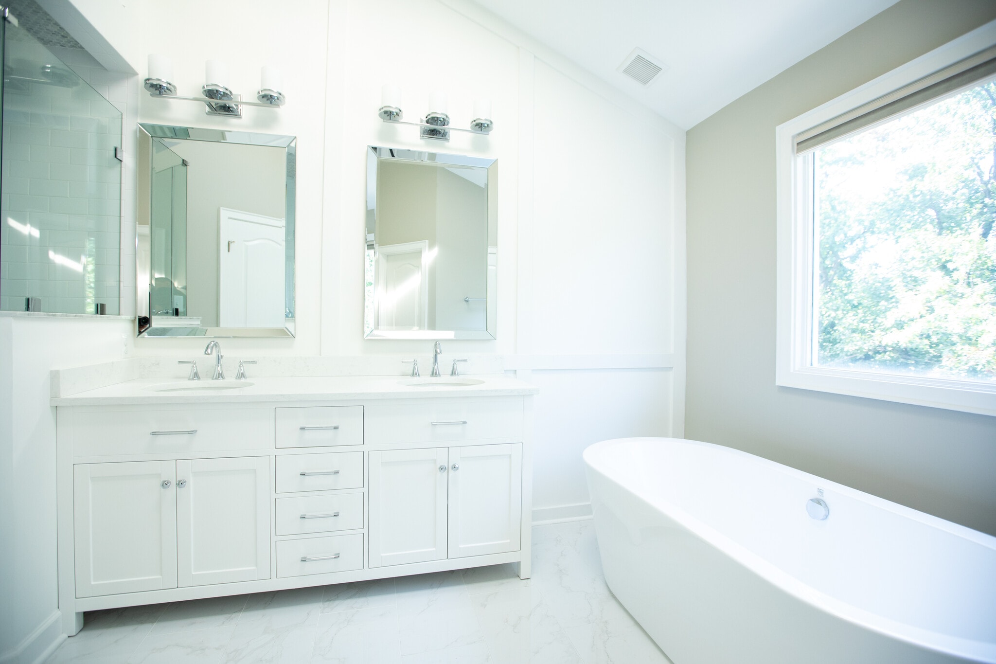 New master bath tub and vanity - 4006 Dogberry Ln
