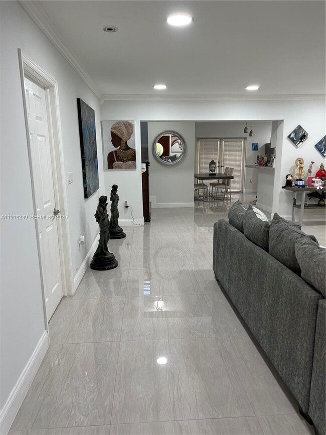 Building Photo - 6284 SW 26th St