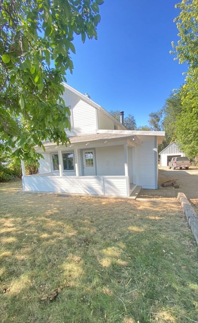 Building Photo - Remodeled Two Story Farmhouse