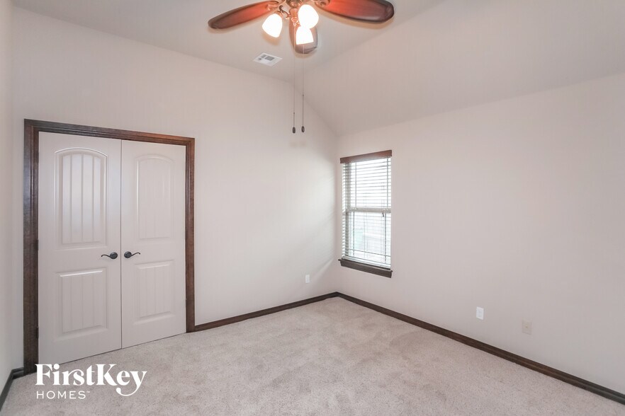 Building Photo - 2012 Wheatfield Ave