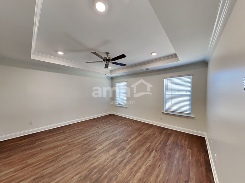 Building Photo - 617 Rivermist Dr