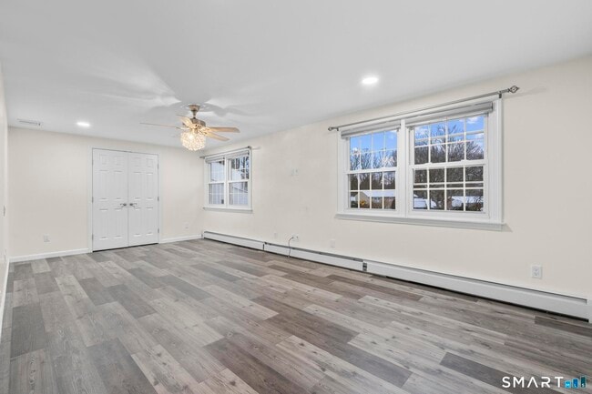 Building Photo - 125 Birchwood Dr