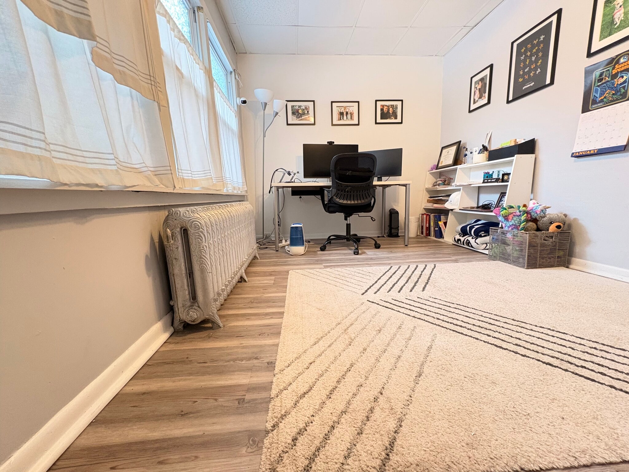 Building Photo - 5807 Hobart St