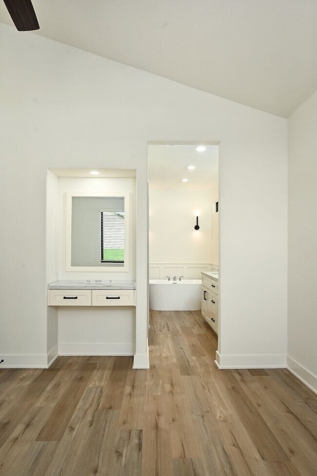 Building Photo - Lot 175