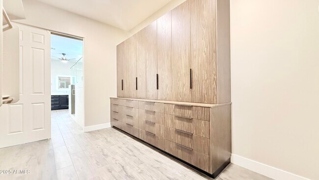 Building Photo - 4501 E Timberline Ct
