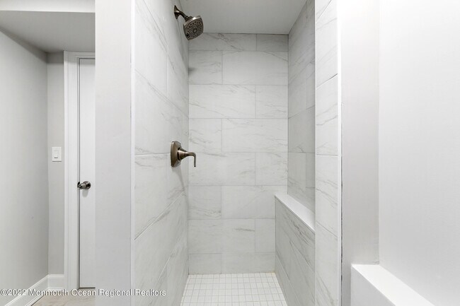 Building Photo - 2 Middlesex Rd