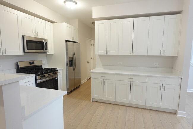 Building Photo - 3430 Blue Ridge Dr