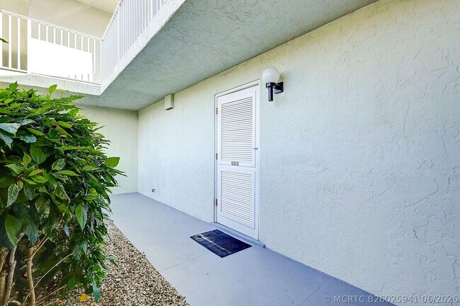 Building Photo - 2400 S Ocean Dr