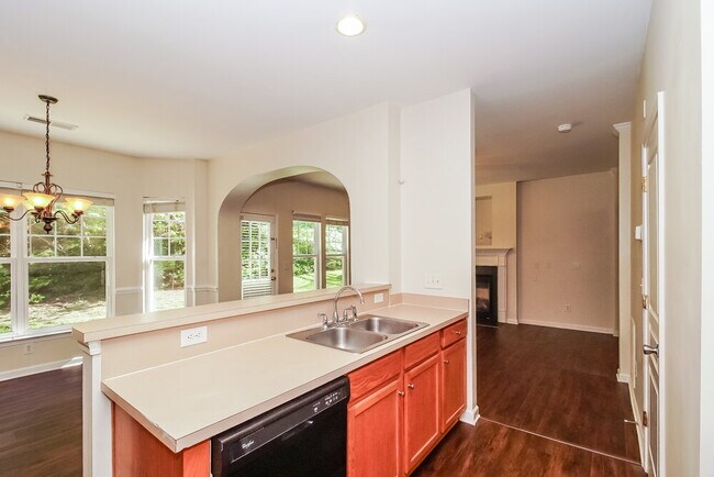 Building Photo - 10142 Old Carolina Dr