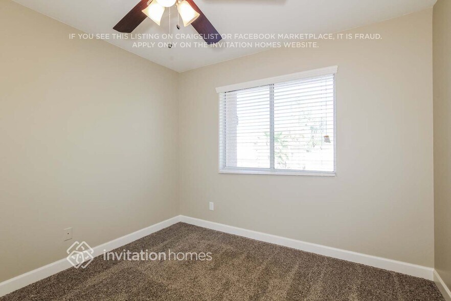 Building Photo - 4067 E Meadow Dr
