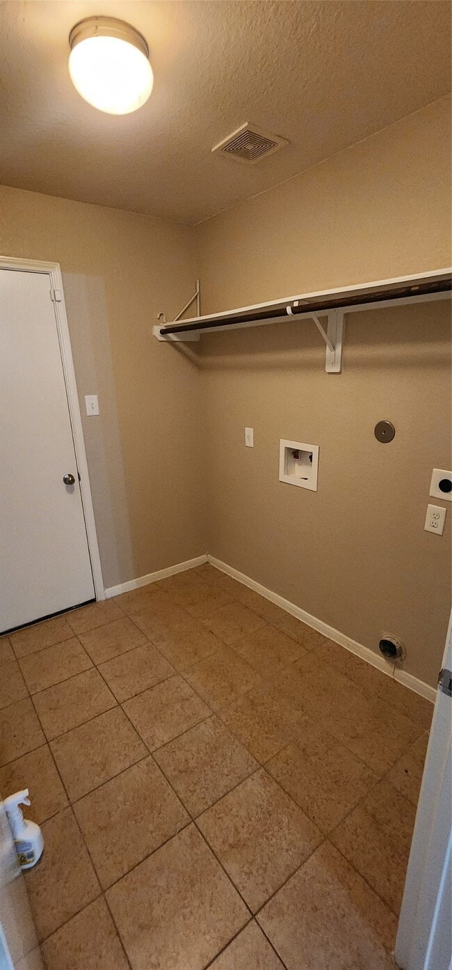 Building Photo - 8830 Summerset Meadow Ct