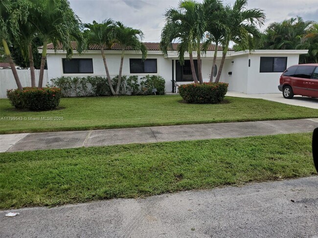 Primary Photo - 2460 NE 215th St