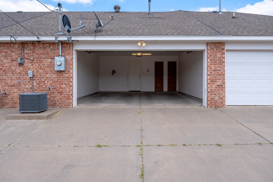 2 car garage in back - 4530 Steffi Ct