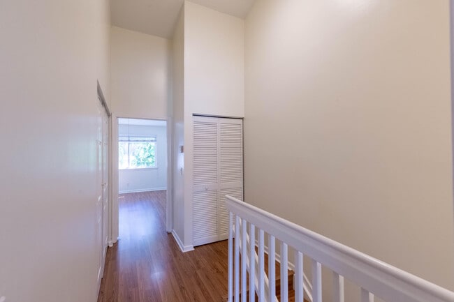 Building Photo - 6916 Crooked Fence Dr