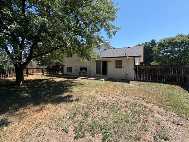 Building Photo - 2737 Sagebrush Dr