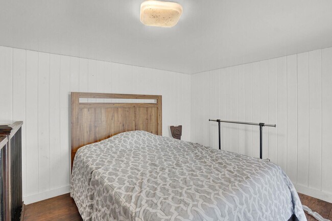 Building Photo - 11231 Ira Ln