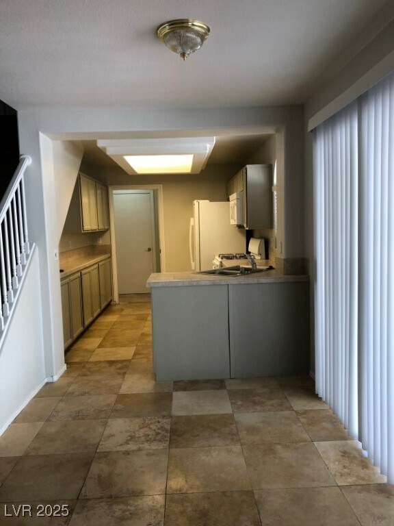 Building Photo - 3439 Bankside Dr
