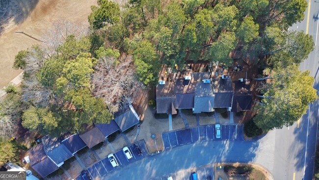 Building Photo - 2045 Fairways Ct