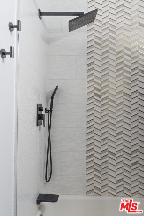 Building Photo - 1933 1/2 Lemoyne St