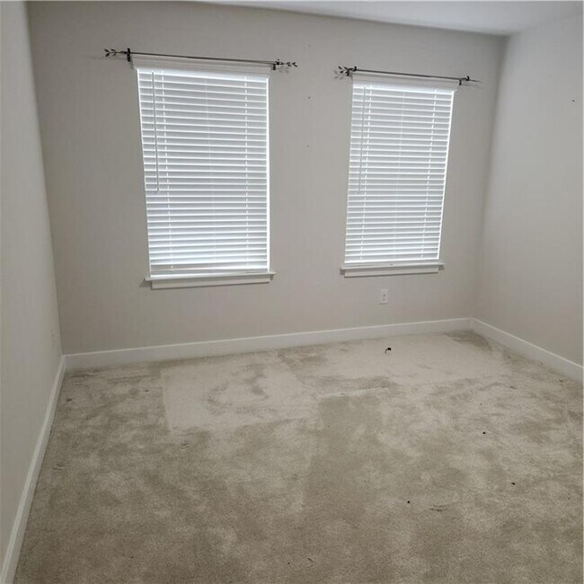 Building Photo - 168 Salt Lk Ln